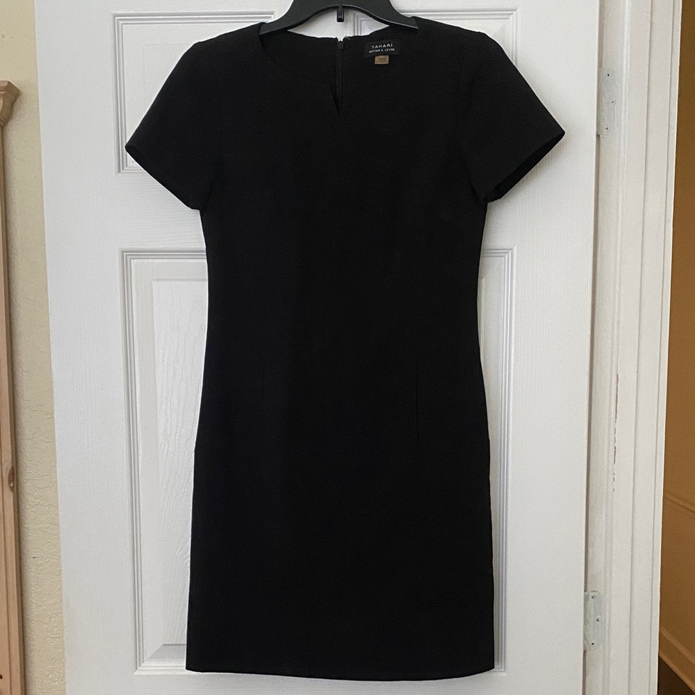 Tahari ASL Vintage Black Short Sleeve Lined Sheath Dress